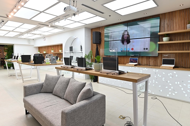 Acer Philippines Opens First Flagship Store at SM Megamall