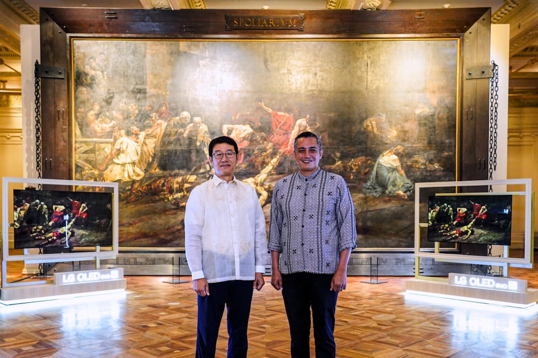 LG OLED TVs Illuminate Art at National Museum, Win Silver Anvil