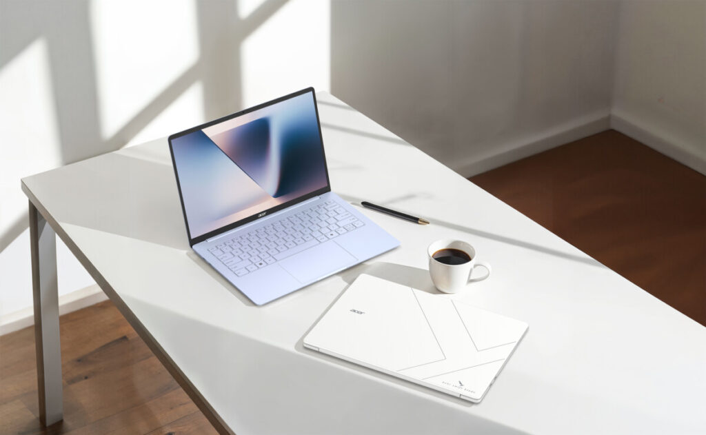 Acer-Swift-Blade-14-SFB14-53CF-Lifestyle-02.jpg