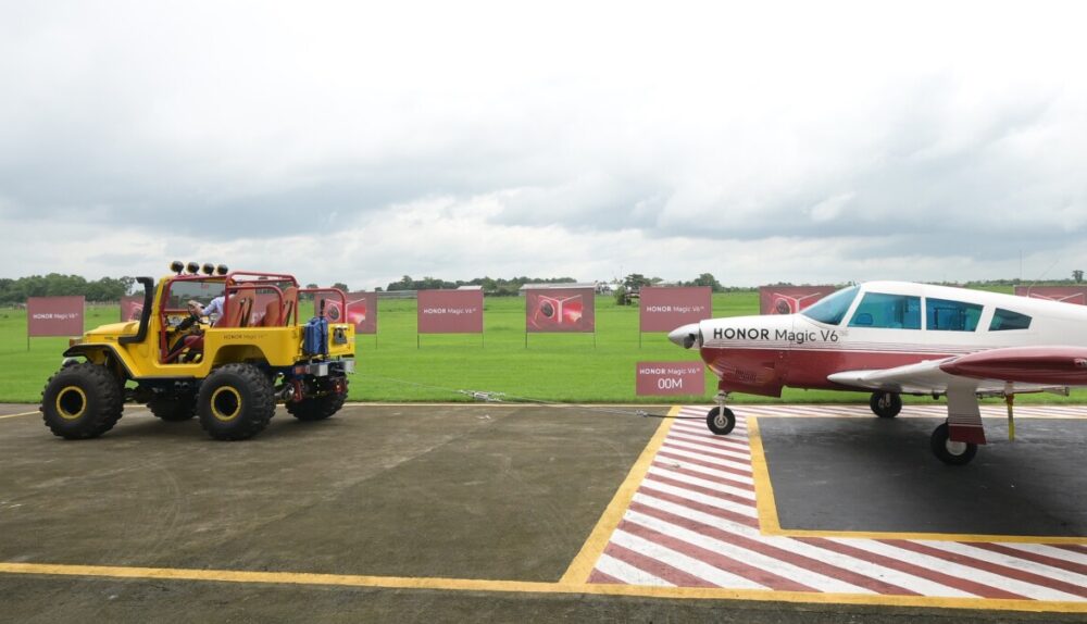 HONOR Magic V6 vs Aircraft 5.jpg