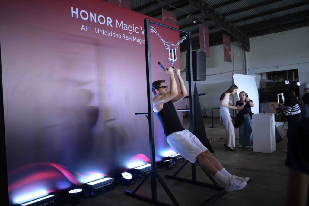 HONOR Magic V6 vs Aircraft 8.jpg