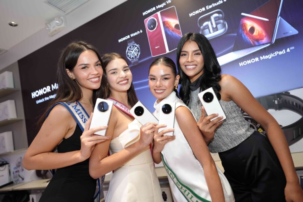 Miss Supranational Philippines 2027 Allyson Hetland, Miss Tourism World 2026 Marian Arellano, Miss Eco Teen Philippines 2026 Trexy Roxas, Miss Teen Universe Philippines 2026 Catherine Wardle present at HONOR Magic V6 First Day Sale.jpg